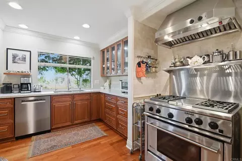 Kitchen - 1066 Guildford Ct, Encinitas, CA 92024 photo 2 of 2