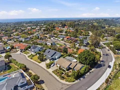 View/Area - 1066 Guildford Ct, Encinitas, CA 92024 photo 8 of 12