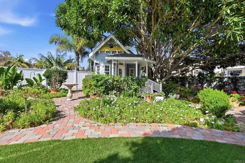 Exterior - 1066 Guildford Ct, Encinitas, CA 92024 photo 16 of 18