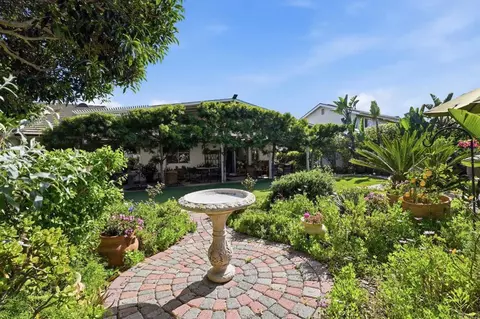 Exterior - 1066 Guildford Ct, Encinitas, CA 92024 photo 14 of 18