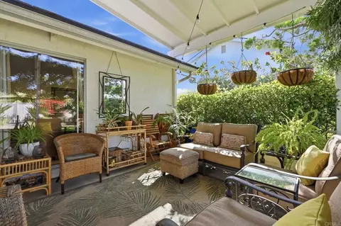 Exterior - 1066 Guildford Ct, Encinitas, CA 92024 photo 7 of 18