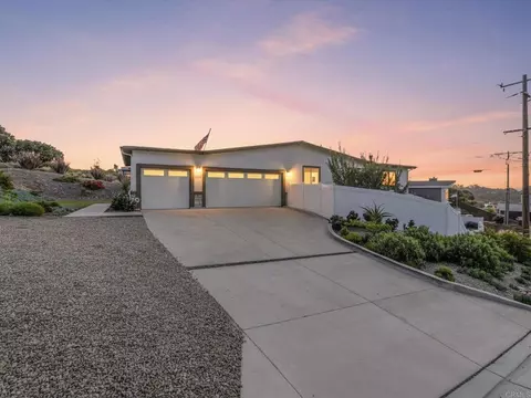 1858 Avocado Rd, Oceanside, CA 92054