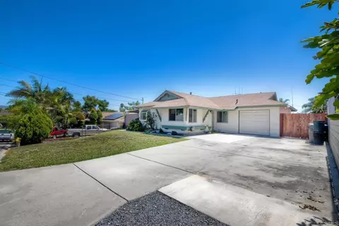 520 Starling Dr, Vista, CA 92083