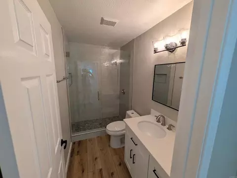Bath - 3752 Aries, Escondido, CA 92025 photo 3 of 3