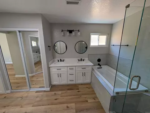 Bath - 3752 Aries, Escondido, CA 92025 photo 2 of 3