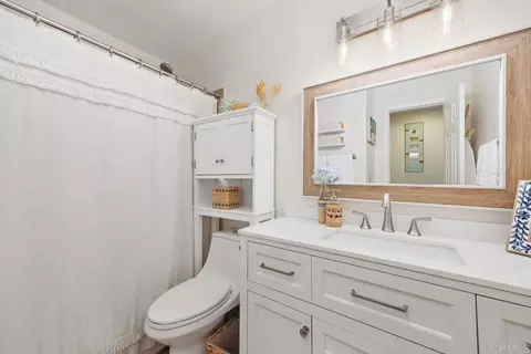 Bath - 405 Requeza St #H9, Encinitas, CA 92024 photo 2 of 3
