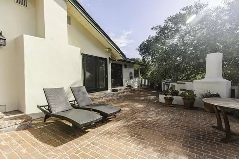 Exterior - 3540 Oak Pl, Carmel, CA 93923 photo 7 of 9