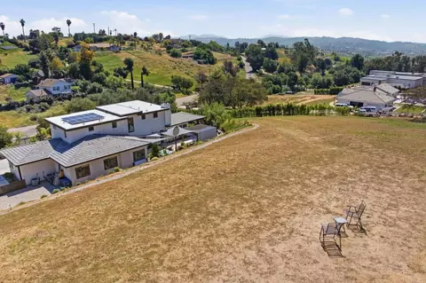 View/Area - 4407 Ramona Dr, Fallbrook, CA 92028 photo 3 of 9