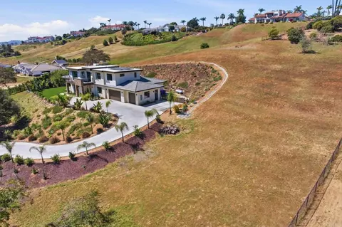 View/Area - 4407 Ramona Dr, Fallbrook, CA 92028 photo 2 of 9