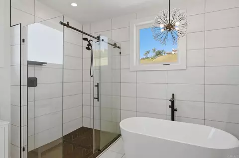Bath - 4407 Ramona Dr, Fallbrook, CA 92028 photo 2 of 3