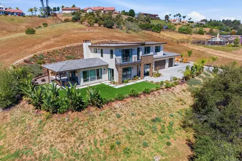 Exterior - 4407 Ramona Dr, Fallbrook, CA 92028 photo 14 of 22