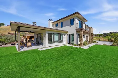 Exterior - 4407 Ramona Dr, Fallbrook, CA 92028 photo 16 of 22