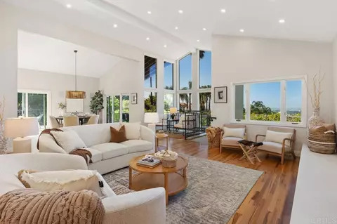 6829 Corintia St, Carlsbad, CA 92009