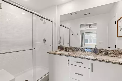 Bath - 311 Minneola Pl, Fallbrook, CA 92028 photo 3 of 4