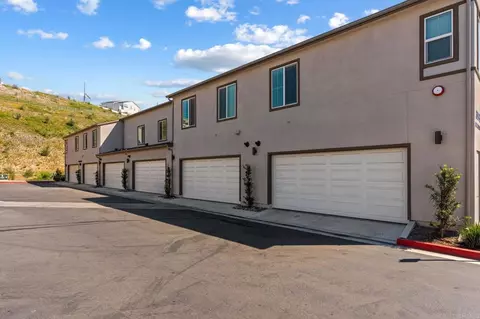 Exterior - 311 Minneola Pl, Fallbrook, CA 92028 photo 4 of 6
