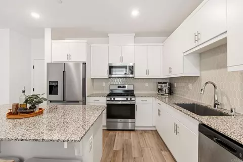 Kitchen - 311 Minneola Pl, Fallbrook, CA 92028 photo 3 of 3