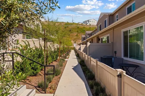 Exterior - 311 Minneola Pl, Fallbrook, CA 92028 photo 2 of 6