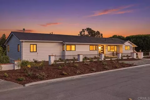 557 Canyon Dr, Solana Beach, CA 92075