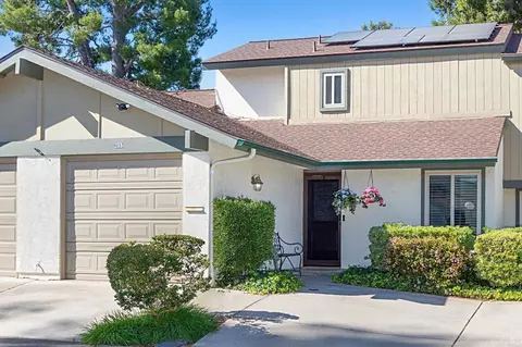235 Crestview Gln, Escondido, CA 92026