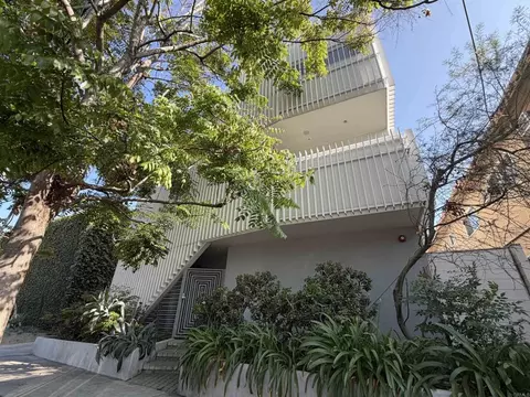 2851 N Buzz Ct, Los Angeles, CA 90039