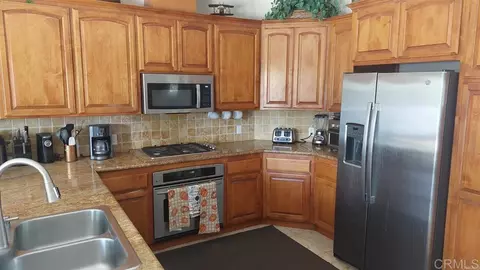 Kitchen - 2399 Paige Cir, Fallbrook, CA 92028 photo 2 of 4