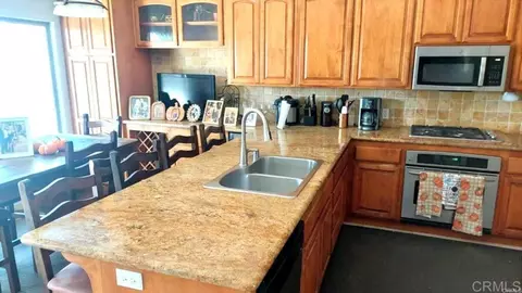 Kitchen - 2399 Paige Cir, Fallbrook, CA 92028 photo 3 of 4