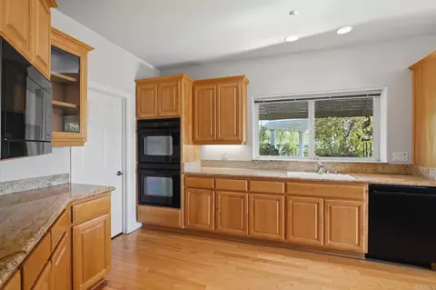 Kitchen - 2596 Green Canyon Rd, Fallbrook, CA 92028 photo 4 of 6