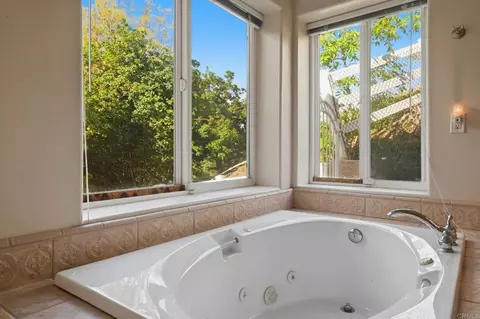 Bath - 2596 Green Canyon Rd, Fallbrook, CA 92028 photo 3 of 5