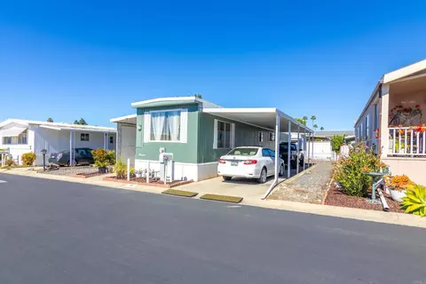 1010 E Bobier Dr #59, Vista, CA 92084