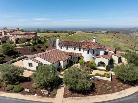 8136 Entrada De Luz E, San Diego, CA 92127