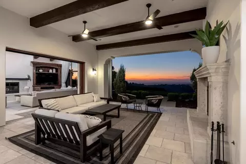 8136 Entrada De Luz E, San Diego, CA 92127