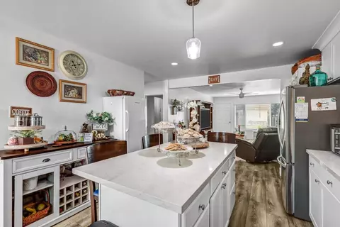 Kitchen - 2012 E Mission Ave #6, Escondido, CA 92027 photo 7 of 8