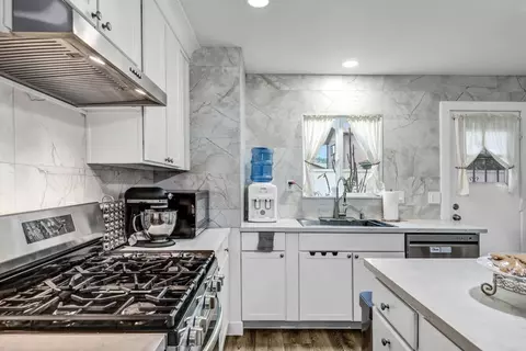 Kitchen - 2012 E Mission Ave #6, Escondido, CA 92027 photo 5 of 8