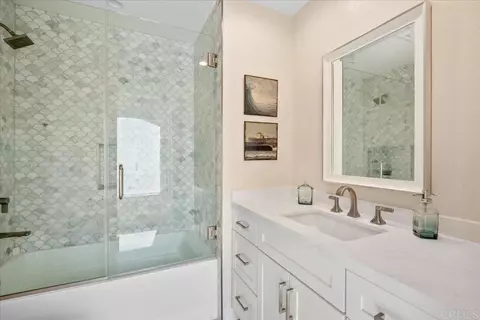 Bath - 6757 Heath Ct, Carlsbad, CA 92011 photo 4 of 4
