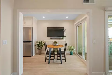 Dining - 6757 Heath Ct, Carlsbad, CA 92011 photo 4 of 5
