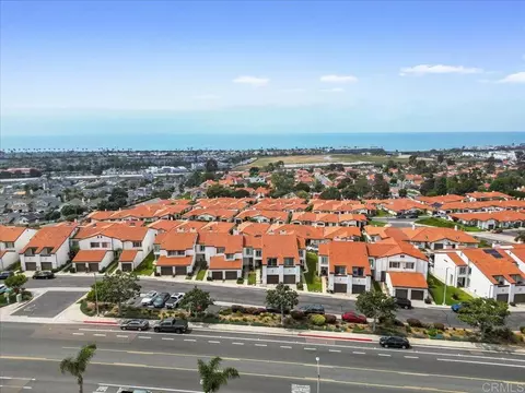 View/Area - 6757 Heath Ct, Carlsbad, CA 92011 photo 6 of 16
