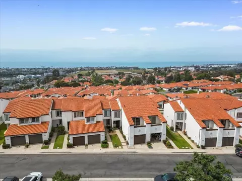 View/Area - 6757 Heath Ct, Carlsbad, CA 92011 photo 8 of 16
