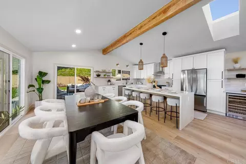 4860 Park Dr, Carlsbad, CA 92008