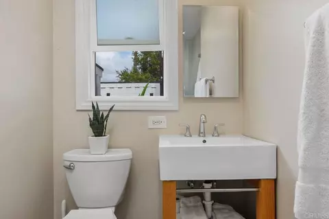 Bath - 367 Beech Ave, Carlsbad, CA 92008 photo 2 of 3