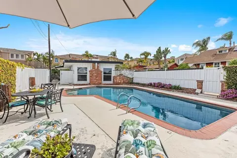 Exterior - 367 Beech Ave, Carlsbad, CA 92008 photo 8 of 10