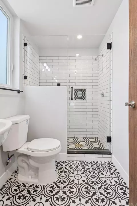 Bath - 139 Almond St, Fallbrook, CA 92028 photo 4 of 5