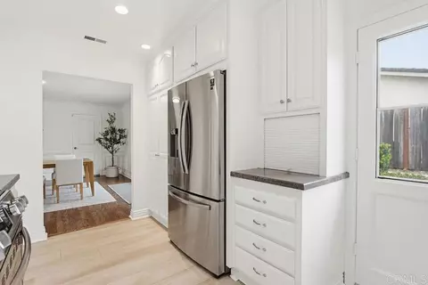 Kitchen - 825 Santa Hidalga, Solana Beach, CA 92075 photo 6 of 6