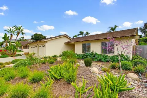Exterior - 825 Santa Hidalga, Solana Beach, CA 92075 photo 2 of 8