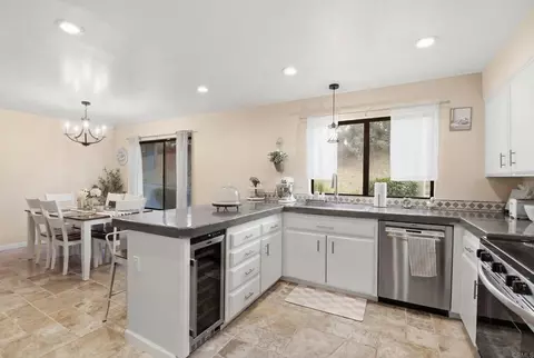 Kitchen - 1988 Arnold Way, Alpine, CA 91901 photo 4 of 4