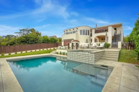 1007 Eolus Ave, Encinitas, CA 92024
