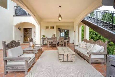 Exterior - 1007 Eolus Ave, Encinitas, CA 92024 photo 7 of 11