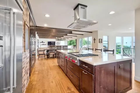 Kitchen - 1007 Eolus Ave, Encinitas, CA 92024 photo 1 of 4