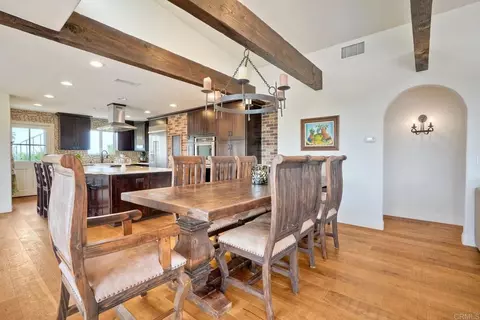 Dining - 1007 Eolus Ave, Encinitas, CA 92024 photo 1 of 2
