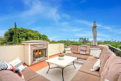 Exterior - 1007 Eolus Ave, Encinitas, CA 92024 photo 4 of 11