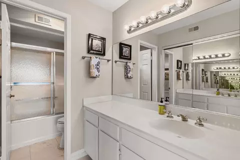 Bath - 400 N The Strand #7, Oceanside, CA 92054 photo 1 of 2